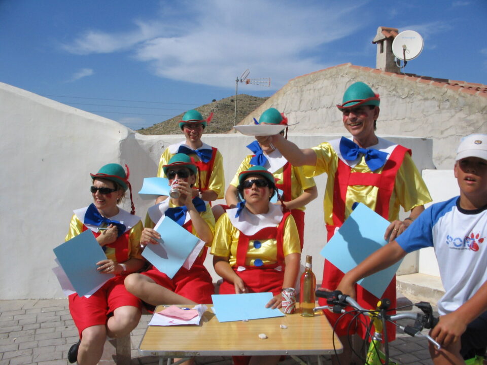 Intenso y caluroso rally humorístico en Hondón de las Nieves