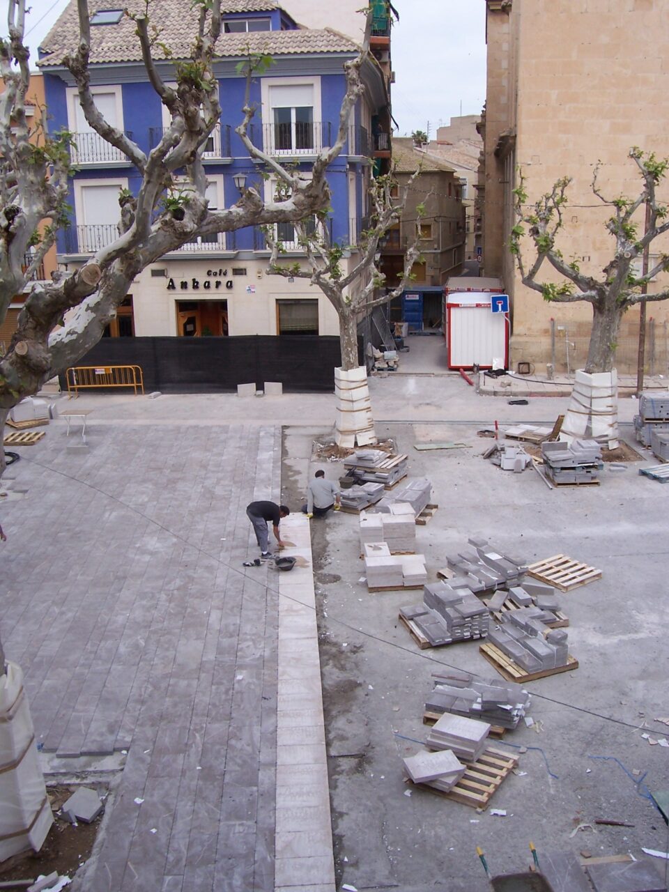 Iglesias envía las alegaciones para impedir la sanción contra las obras ilegales de la plaza Mayor