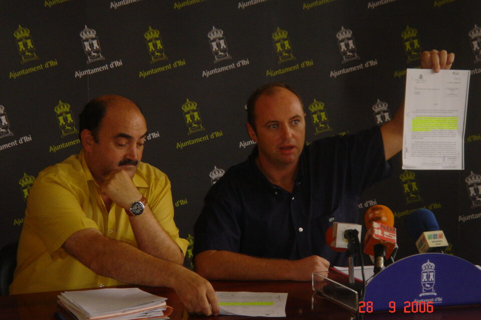 El equipo de gobierno presenta nuevos informes sobre la urbanización de El Alamí