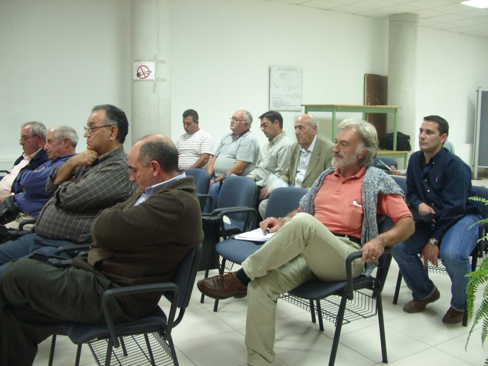 MARUGÁN SE REÚNE EN ONIL CON REGANTES DE LA FOIA DE CASTALLA Y EL ALTO VINALOPÓ