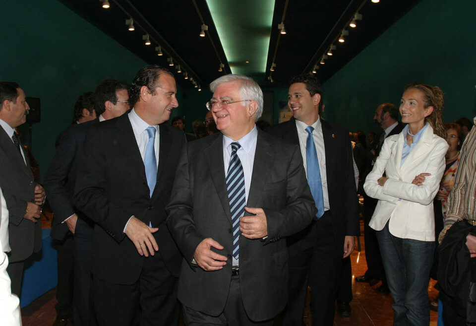 GARCÍA ANTÓN: NI CERRAMOS PUERTAS PARA EL SOTERRAMIENTO (AUNQUE NO FIRMO PAPELES EN BLANCO)