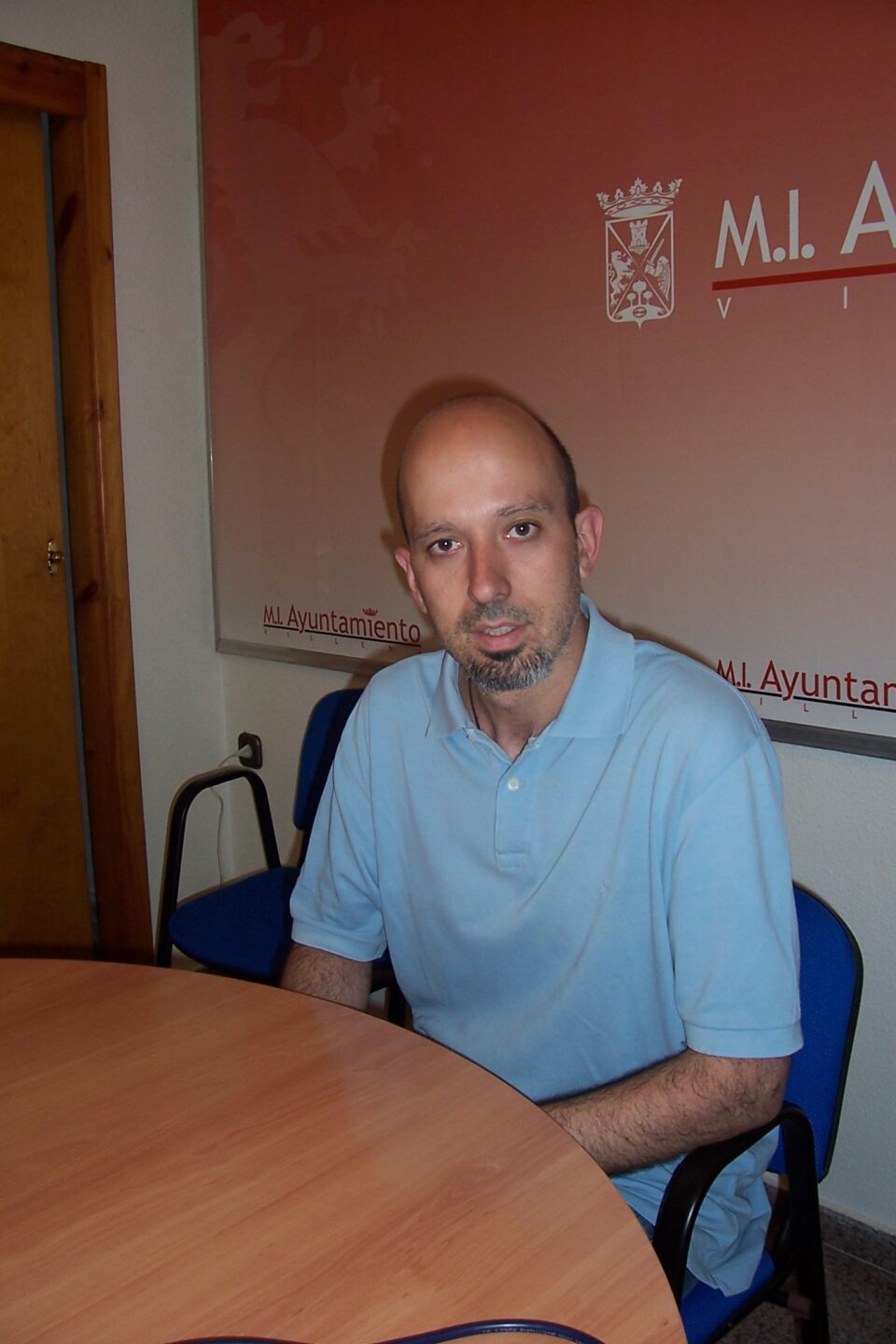 MONTILLA ANUNCIA EN EL COLEGIO DONDE SE FORMÓ QUE APARCA SU COMPROMISO POLÍTICO