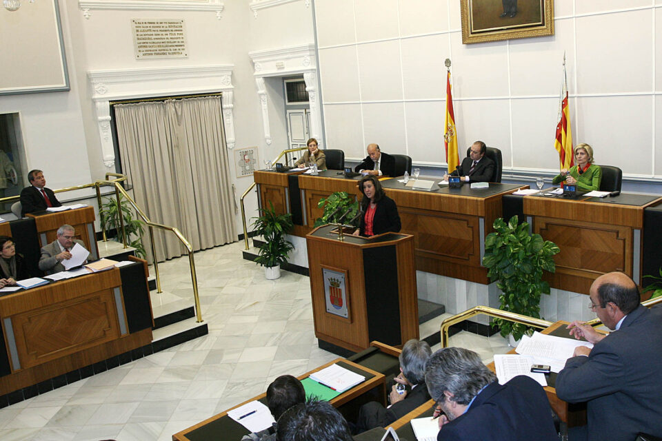 LA DIPUTACIÓN DE ALICANTE ACUERDA EL TRASPASO DEL PERSONAL ADSCRITO A LAS UNIDADES DE SALUD MENTAL A LA GENERALITAT VALENCIANA