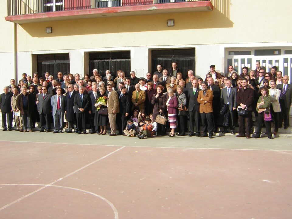 ANTONIO GARCÍA RECIBE LA INSIGNIA DE ORO DE LA FEDERACIÓN NACIONAL DE ANTIGUOS ALUMNOS DE LOS SALESIANOS