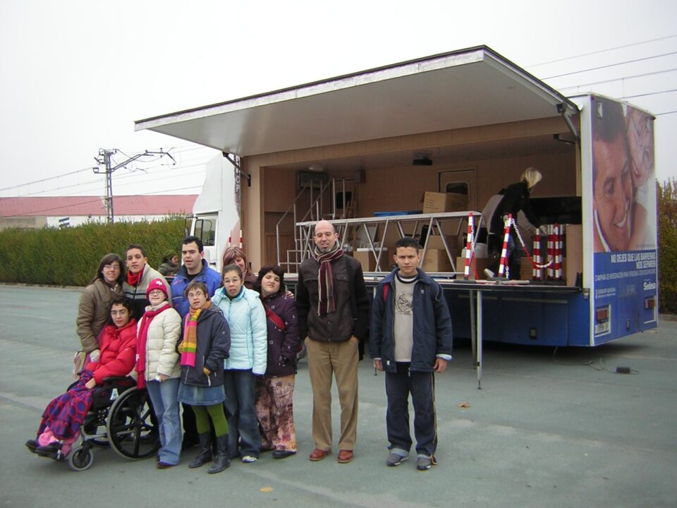 CAMPAÑA NO DEJES QUE LAS BARRERAS NOS SEPAREN.