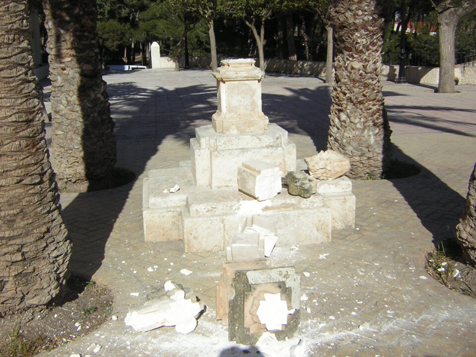 UN ACTO VANDÁLICO SE SALDA CON EL DESTROZO DE LA CRUZ DEL SANTUARIO. LA POLICÍA EMPIEZA A IDENTIFICAR A LOS AUTORES