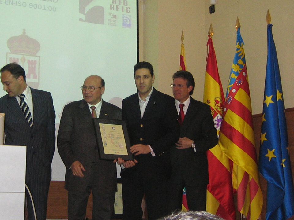 Los servicios de comercio municipal renuevan sus certificaciones de calidad