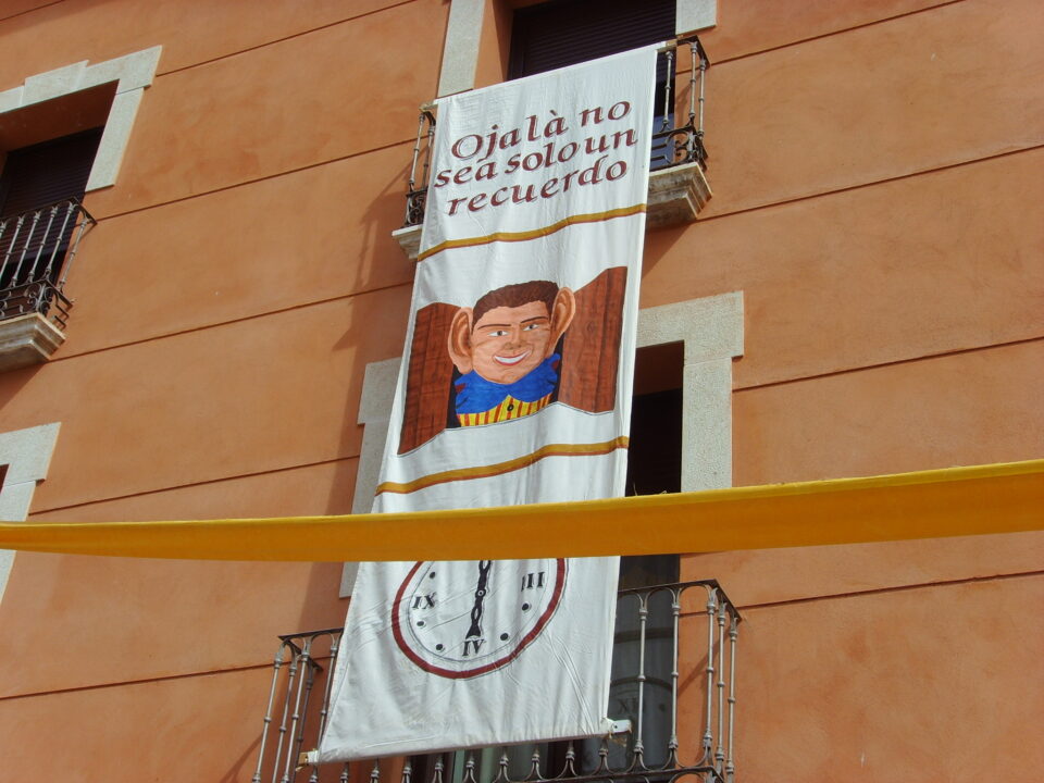 RECOGEN MÁS DE MIL FIRMAS EN EL MERCADO MEDIEVAL PARA PEDIR A LAS AUTORIDADES LA RECUPERACIÓN DE LA TORRE DEL OREJÓN