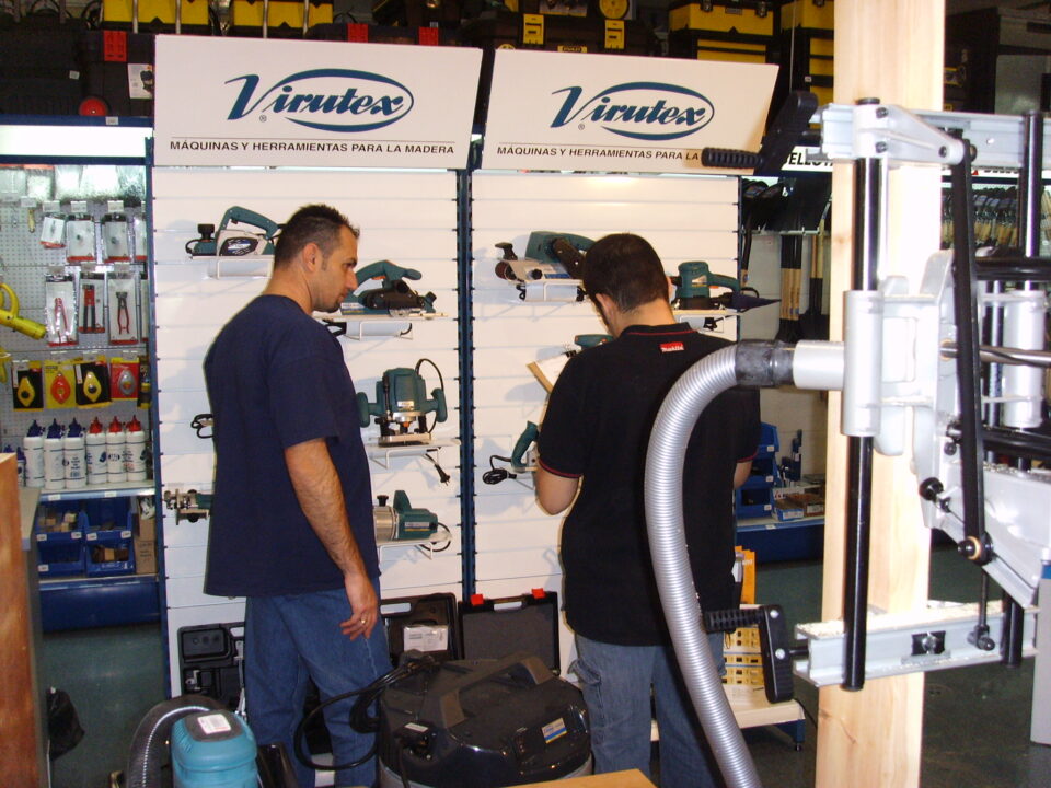 JORNADAS DE MÁQUINAS VIRUTEX EN EL CENTRO COMERCIAL FERRETERÍA FERRI