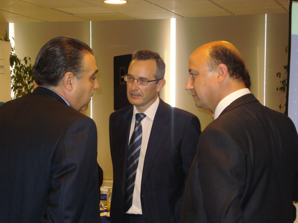 25 bancos y cajas optan a financiar el Nuevo Júcar-Vinalopó