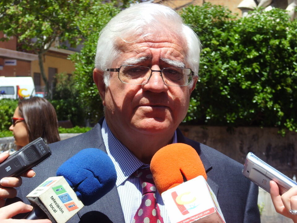 GARCÍA ANTÓN ANUNCIA UN PRINCIPIO DE ACUERDO CON FOMENTO PARA EL CONVENIO DE INFRAESTRUCTURAS FERROVIARIAS. LA CONSELLERÍA REVISARÁ EL DOCUMENTO Y NO FIRMARÁ HASTA DESPUÉS DE ELECCIONES