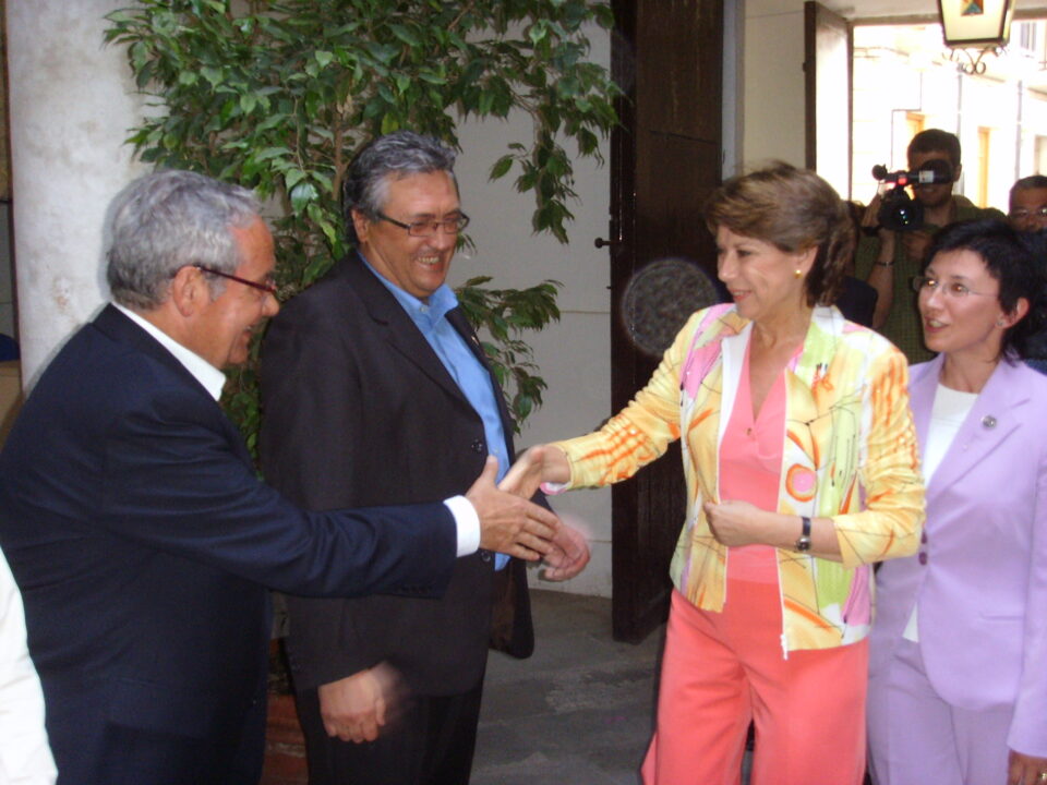 LA MINISTRA DE FOMENTO SE COMPROMETE CON EL SOTERRAMIENTO
