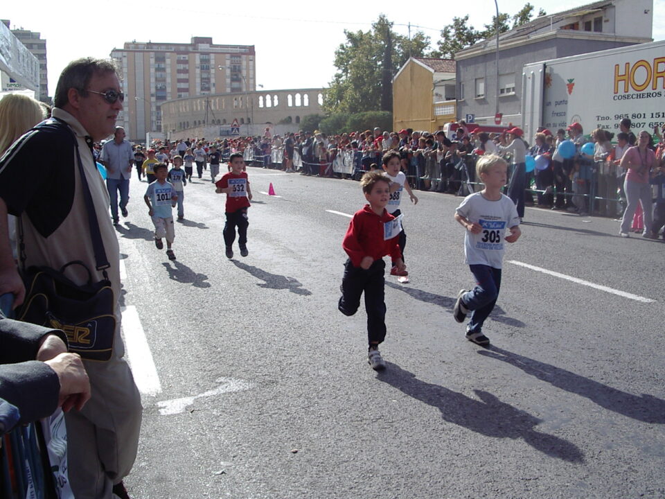 EL REDACTOR Y LOCUTOR DE DEPORTES