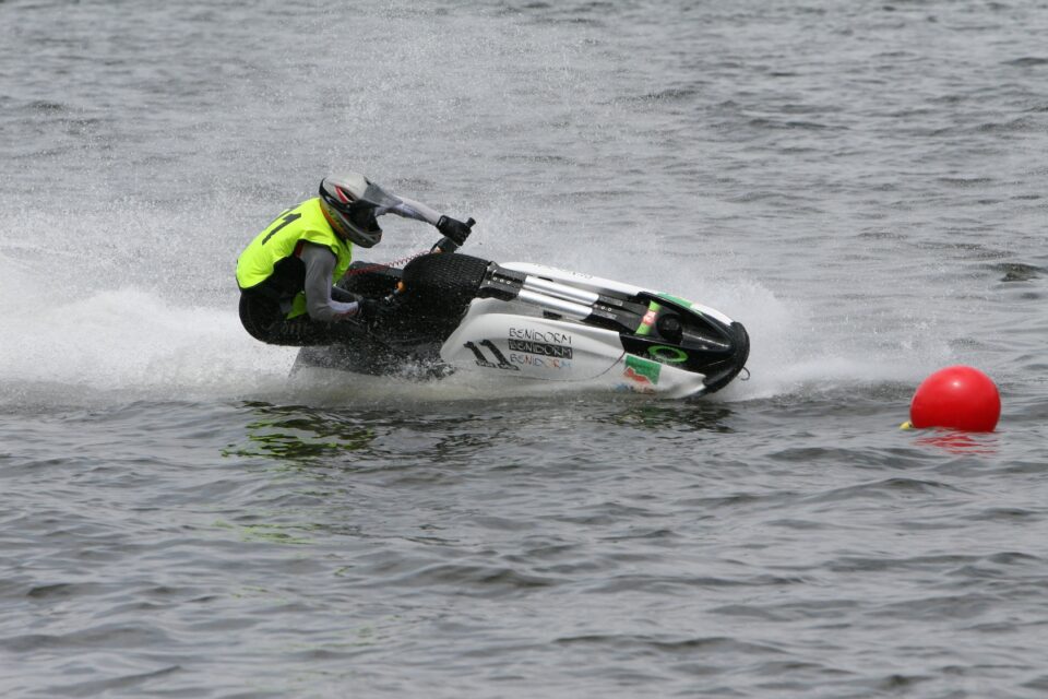 LOS PILOTOS DE BENIDORM CONQUISTAN EUROPA DAVID SELLÉS SUBLIME CON CUATRO DE CUATRO