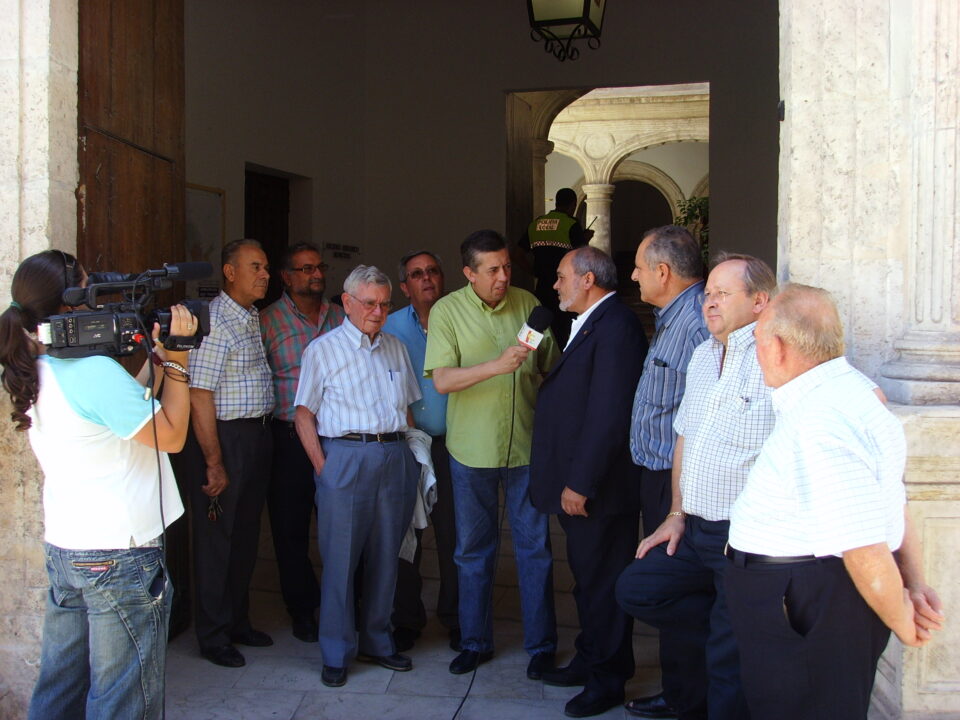 FRANCISCO CAMPS FIRMA EL PROYECTO DE REHABILITACIÓN DE LA PLAZA DE TOROS DE VILLENA