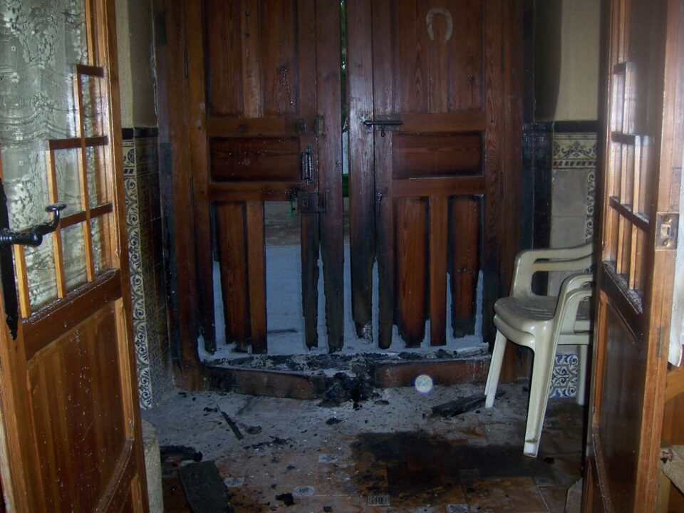 Incendio en una casa de La Encina