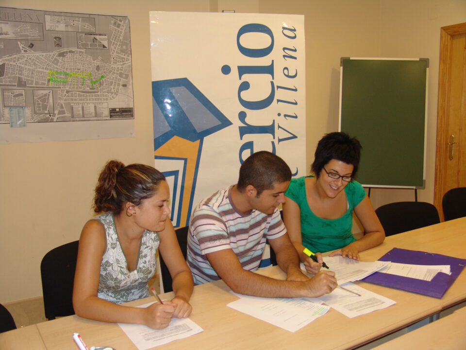 La Asociación de Comerciantes realiza una encuesta para el Centro Comercial Abierto