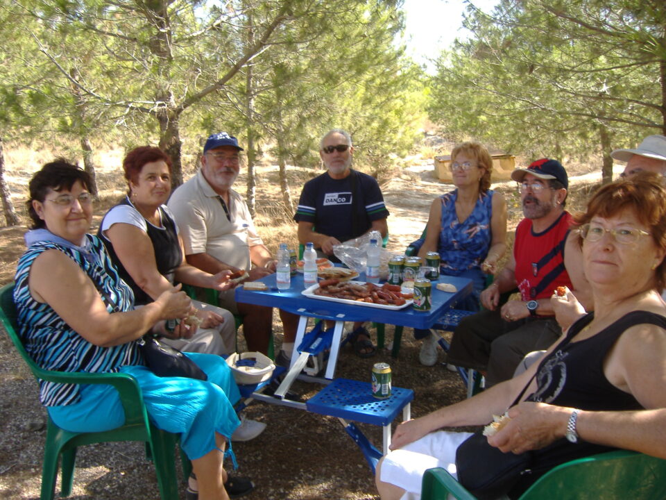 MÁS DE 120 KILOS DE EMBUTIDO REPARTEN EL GRUPO DE CARNICEROS CON MOTIVO DE LA FESTIVIDAD DE SU PATRÓN