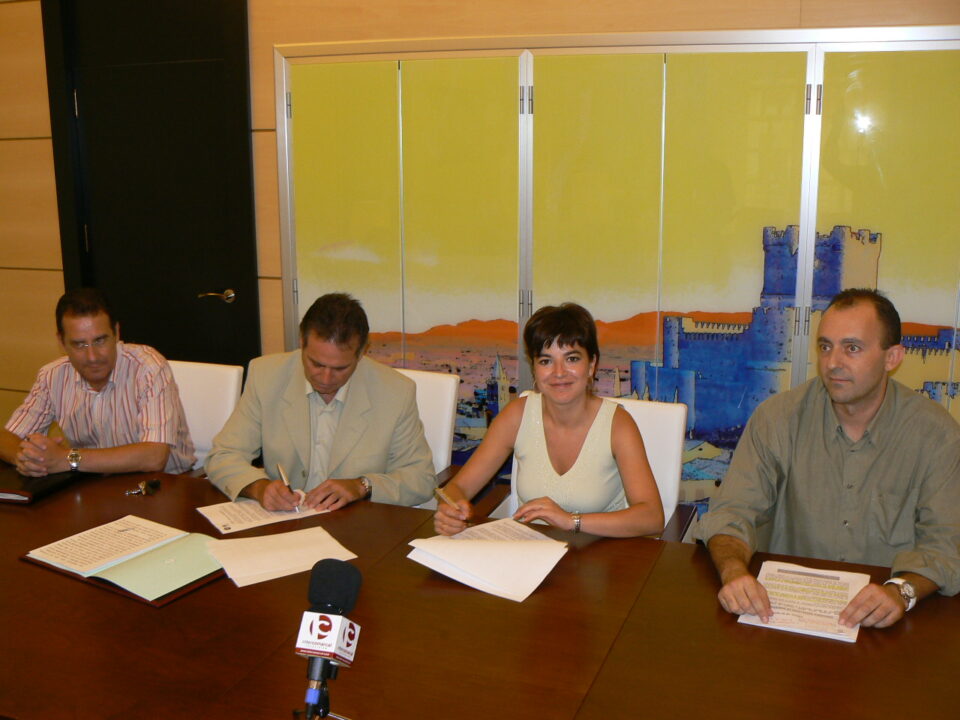 EL AYUNTAMIENTO FIRMA CON UNA ENTIDAD UN ACUERDO DE COLABORACIÓN PARA FACILITAR A LOS JÓVENES EL ACCESO A SU PRIMERA VIVIENDA