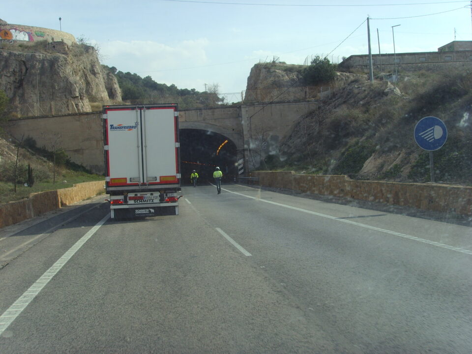 Dos hombres pierden la vida en sendos accidentes en Petrer e Ibi