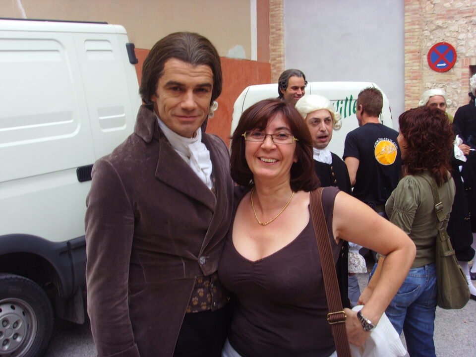 GRAN EXPECTACIÓN EN EL RODAJE DE LA PELÍCULA "MARTINI EL VALENCIANO" EN EL TEATRO CHAPÍ. TONI CANTÓ CAPTA LA ATENCIÓN DE COLABORADORES Y CURIOSOS