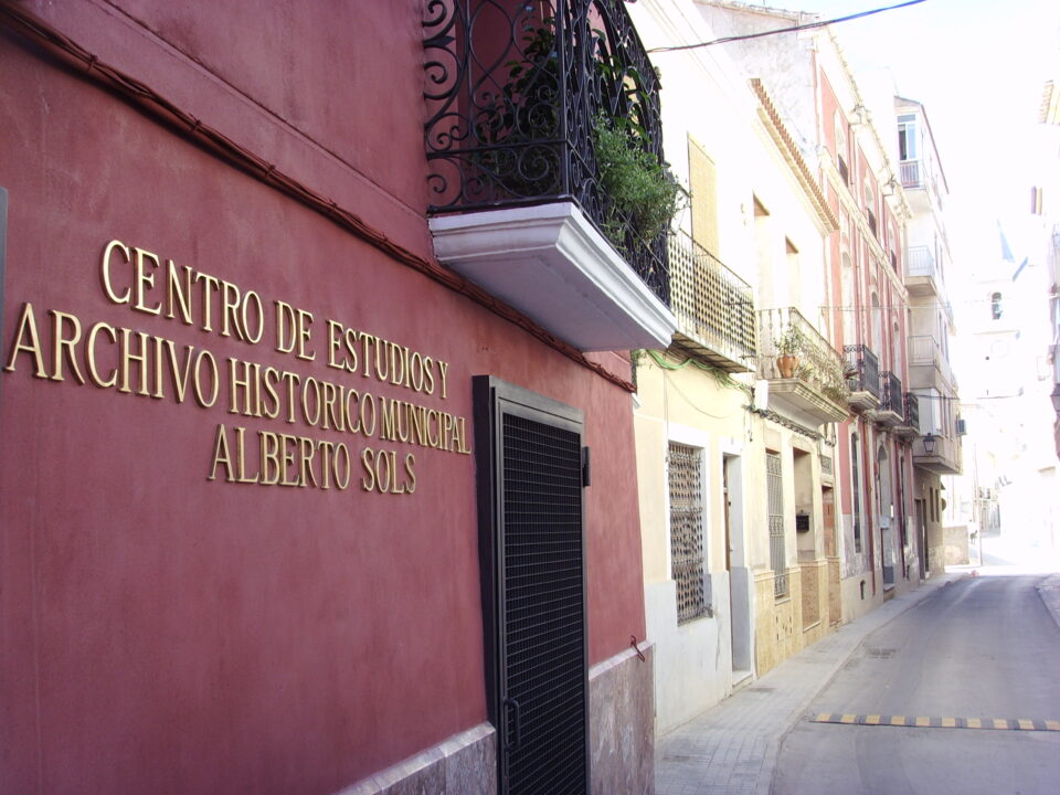 LA UA INAUGURA EL CENTRO DE ESTUDIOS Y ARCHIVO HISTÓRICO ALBERTO SOLS DE SAX CON UN TALLER SOBRE PUBLICACIÓN DE LOS RESULTADOS DE LA INVESTIGACIÓN