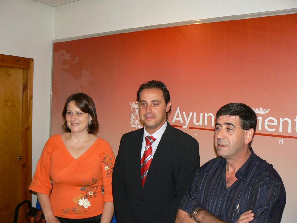 EL AYUNTAMIENTO DE VILLENA COLABORA EN UNA CAMPAÑA PARA PREVENIR LA ADICCIÓN A LAS NUEVAS TECNOLOGÍAS ENTRE LOS JÓVENES