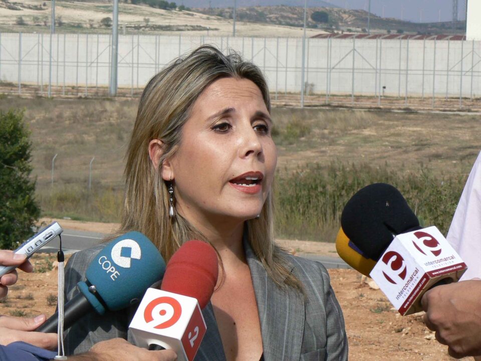 LA CONCEJALÍA DE CALIDAD AMBIENTAL APOYA EL PROYECTO DE REFORESTACIÓN EN EL PARAJE DE LOS ALHORINES