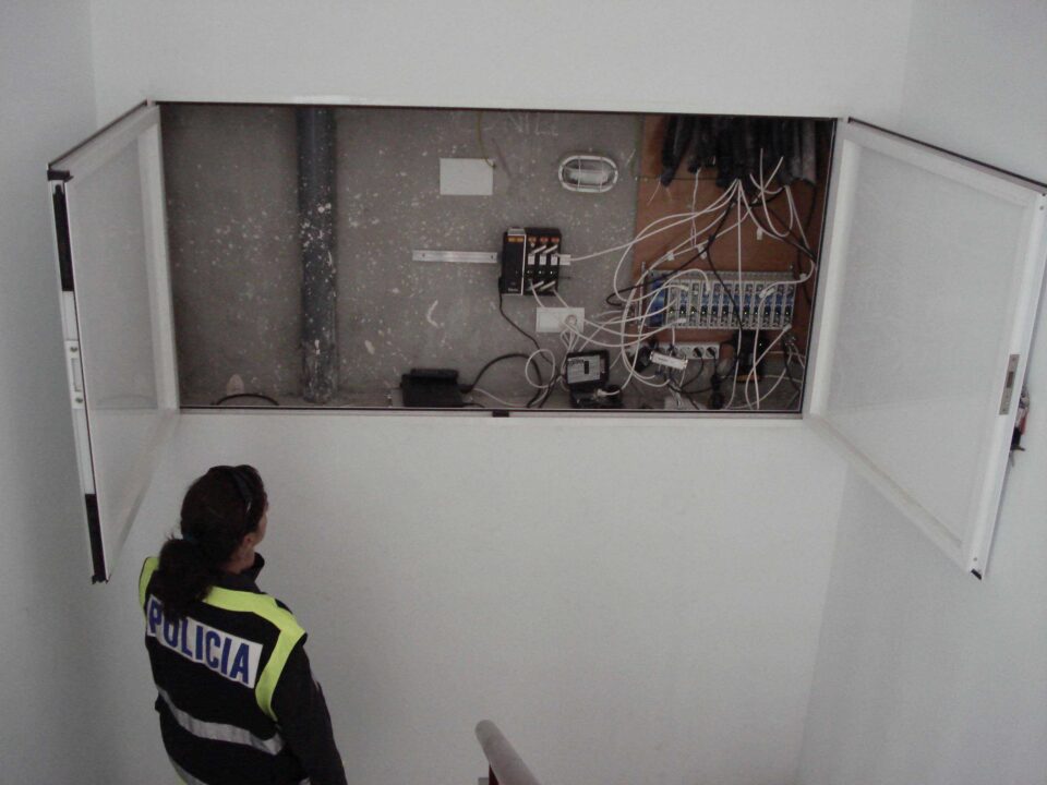 La Policía Nacional culmina una importante operación contra el pirateo de señales de televisión