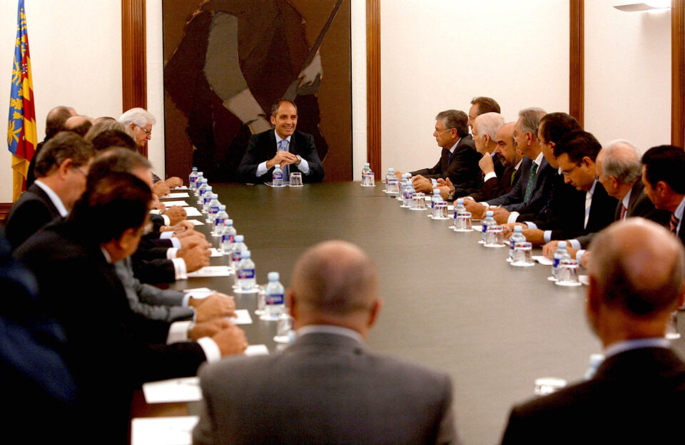 EL CONSELL ACUERDA CON EMPRESARIOS Y ENTIDADES IMPULSAR EL AVE Y LOS TRASVASES. AL ENCUENTRO CON EL PRESIDENTE DE LA GENERALIDAD ASISTE EL VILLENENSE ANDRÉS MARTÍNEZ