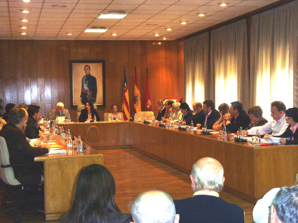 EL PLENO DEBATE LA TASA QUE SUPONE TRAER LAS BASURAS A VILLENA