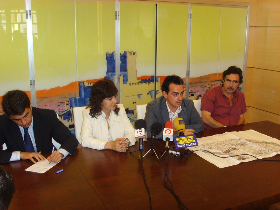 MEDIANTE DECRETO SE DELEGA DE LA FIRMA DE ALCALDÍA A TODOS LOS CONCEJALES DELEGADOS