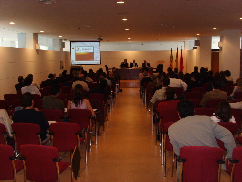 FRUCTÍFERA JORNADA EN ELDA SOBRE LA CONTRATACION LABORAL. ASISTEN ABOGADOS