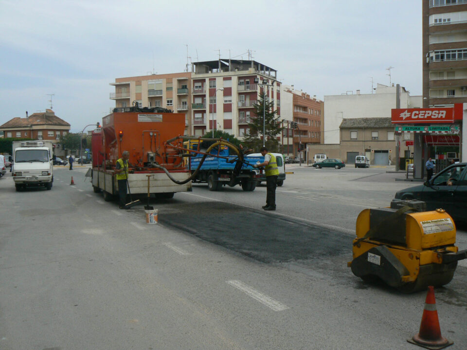 OBRAS LLEVA A CABO LABORES DE ACONDICIONAMIENTO DE LA CIUDAD