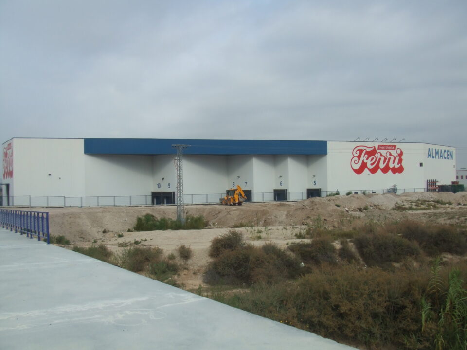 Ferretería Ferri ha inaugurado nuevas instalaciones de logística en el polígono de la Bulilla