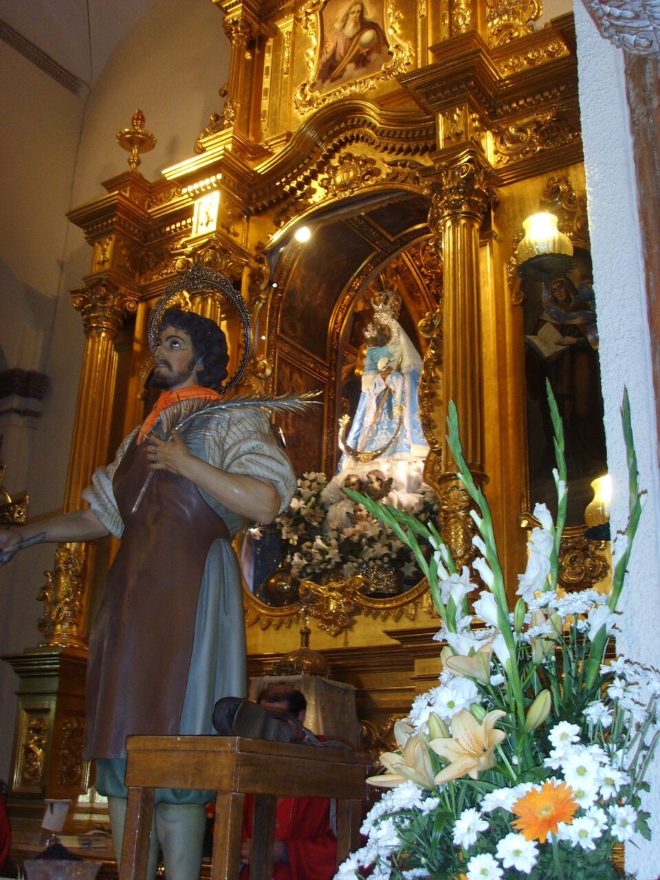 ROTUNDO ÉXITO EN LA CELEBRACIÓN DE LA FESTIVIDAD DE SAN CRISPÍN. EL GOBIERNO MUNICIPAL ANUNCIA INCREMENTAR LAS AYUDAS AL SECTOR Y LA CREACIÓN DE UN MONUMENTO A LOS ZAPATEROS