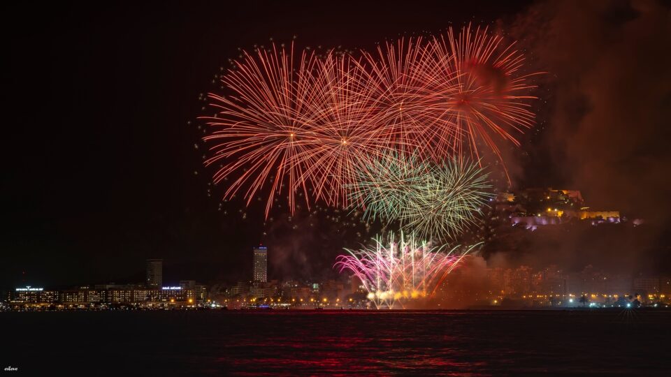 Alicante fuegos artificiales